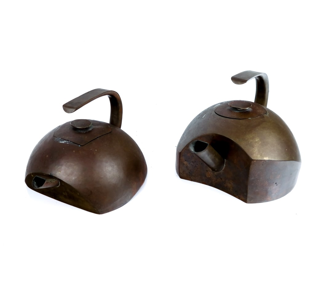 Modernist Copper Teapots (2) (1 of 9)