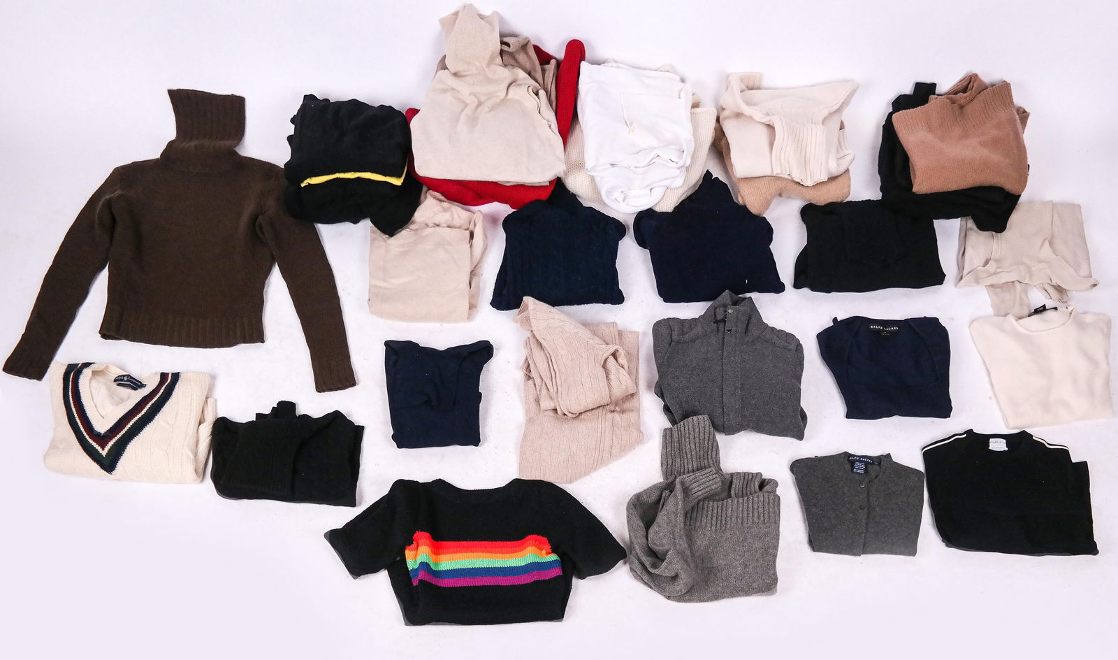 De La Renta, Anne Klein, Ralph Lauren & Others Knitware: Oscar de la Renta, Anne Klein, Ralph Lauren & others assorted knitware comprising 2 dresses and 35 tops [mainly size 4-6 and small]. Overall condition is good.