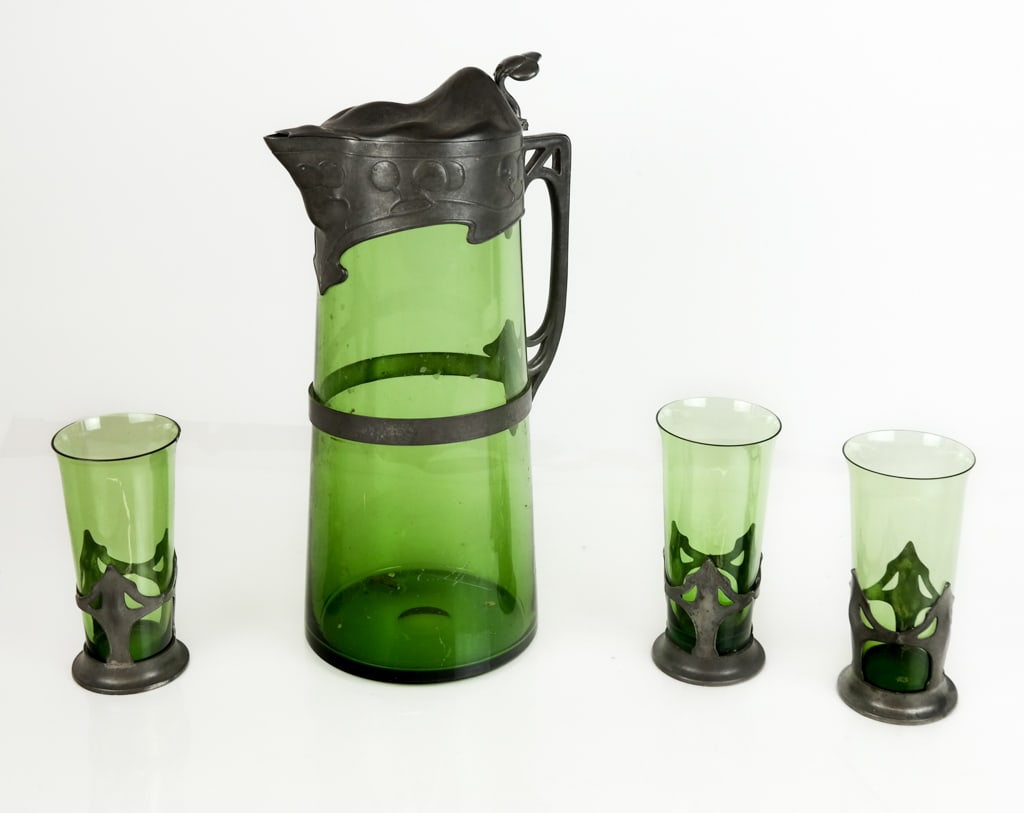 Jugendstil Art Nouveau Green Glass Drinkware (1 of 9)
