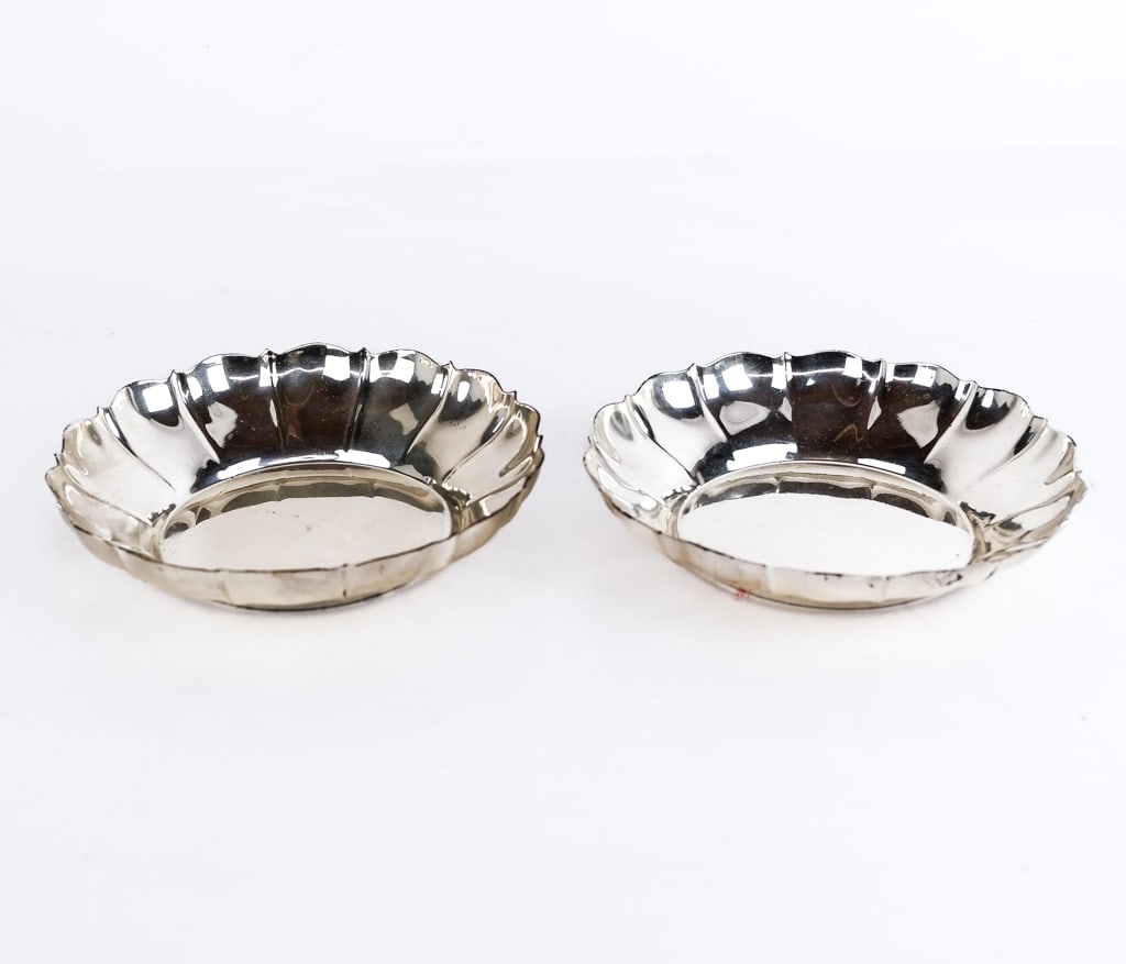 Crichton & Co Pair of Sterling Silver Candy Dishes (1 of 11)