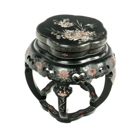Chinoiserie Decorated and Lacquered Taboret Table