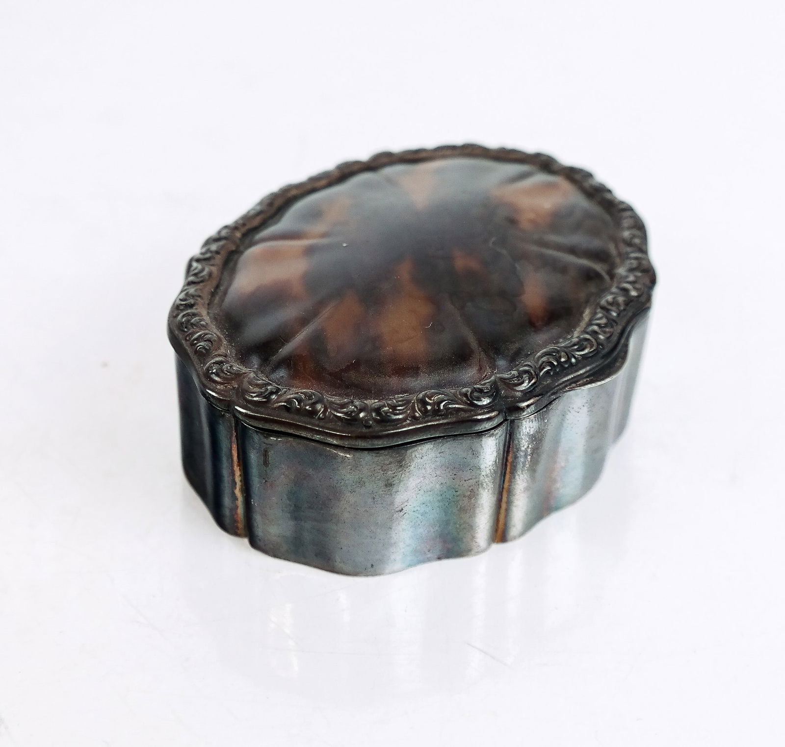 Continental Silver and Shell Vanity Box (1 of 12)