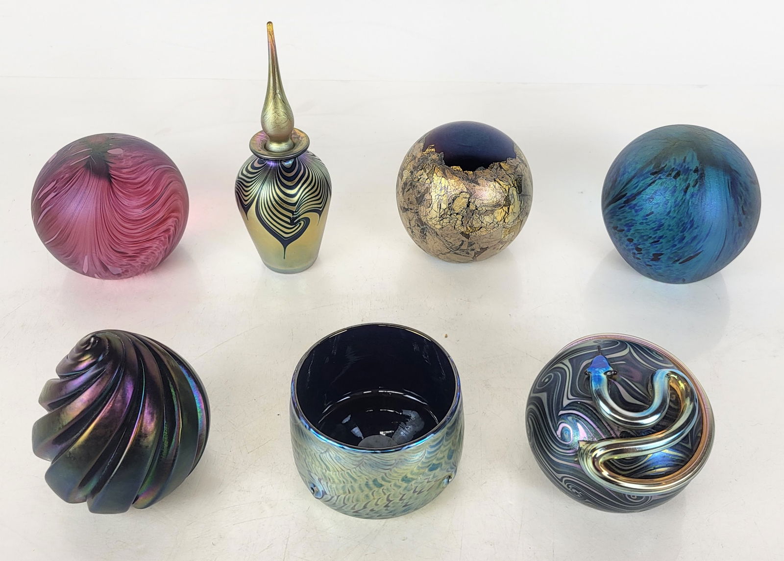 7 Assorted Art Glass Table / Vanity Wares (1 of 20)