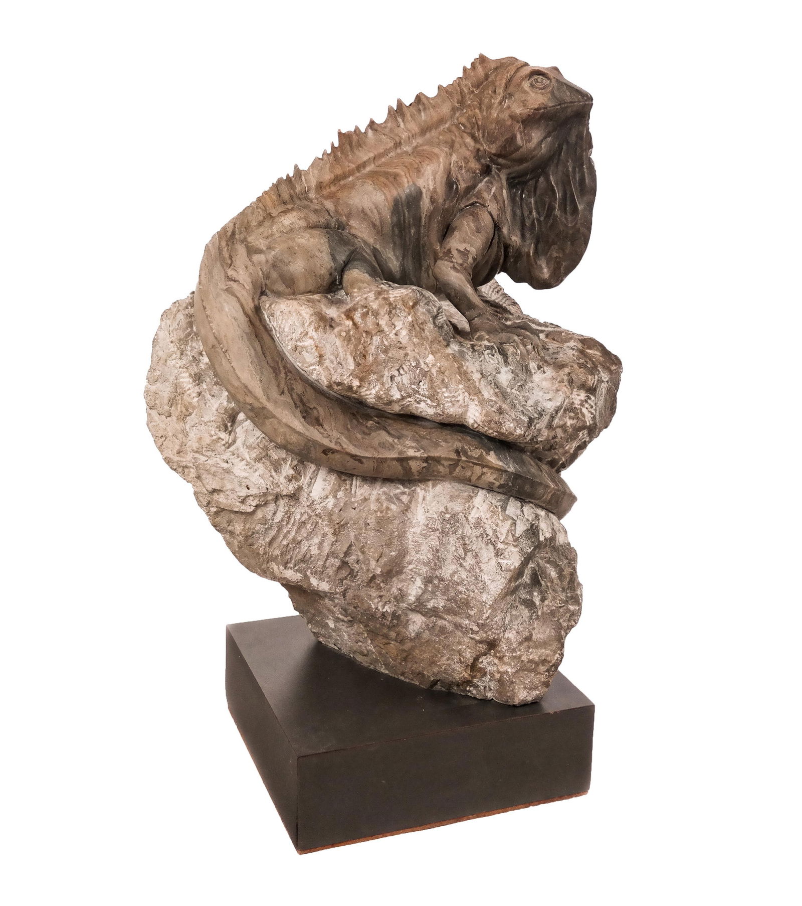 Carved Agate Figure of an Iguana (1 of 9)