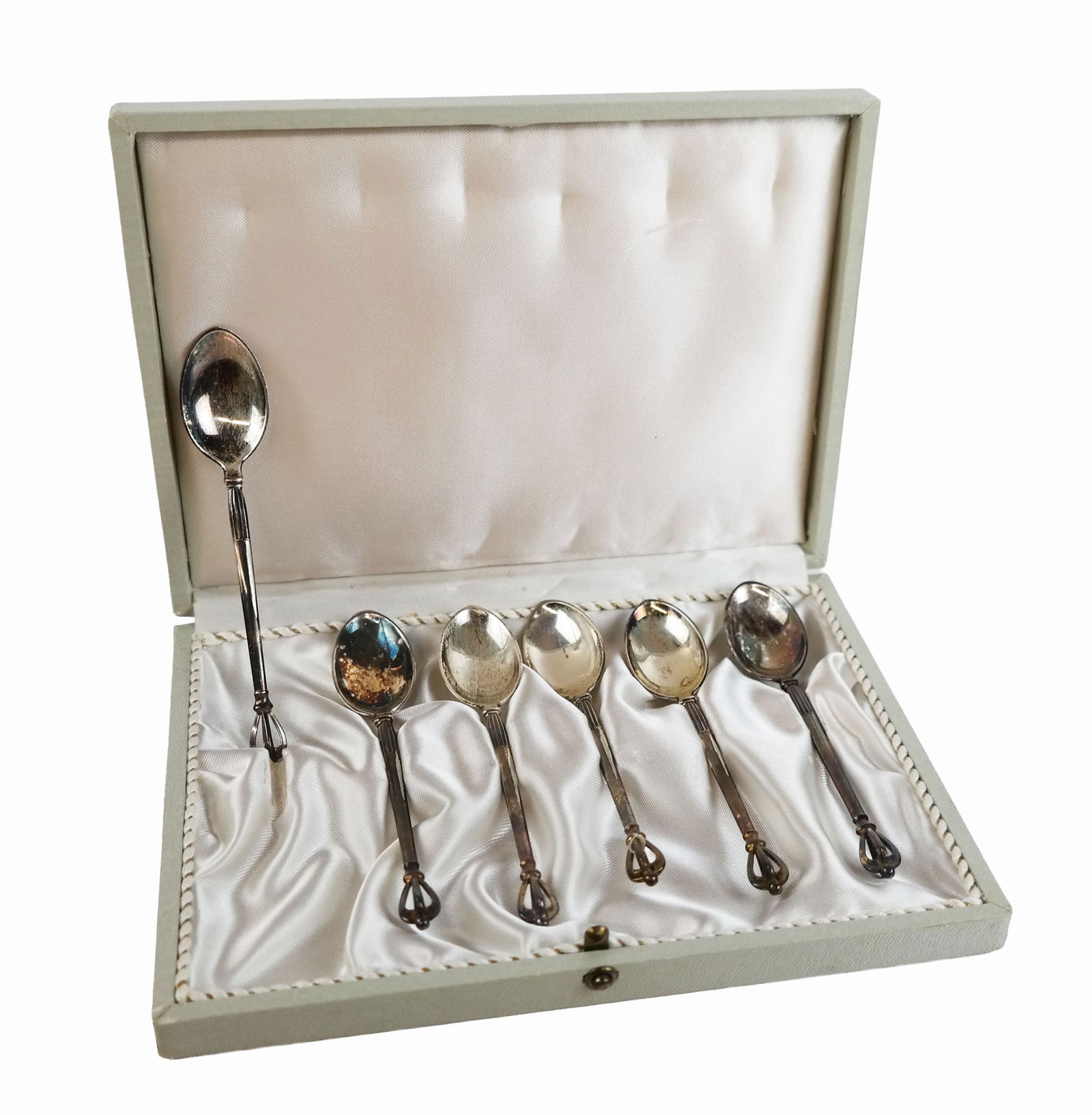 【海】SILVER　MITSUKOSHI刻印　スプーン６点セット　元箱付　86g 海】SILVER MITSUKOSHI刻印 スプーン6点セット 元箱付 86g