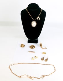 Group of Antique 14K Gold Jewelry, 9
