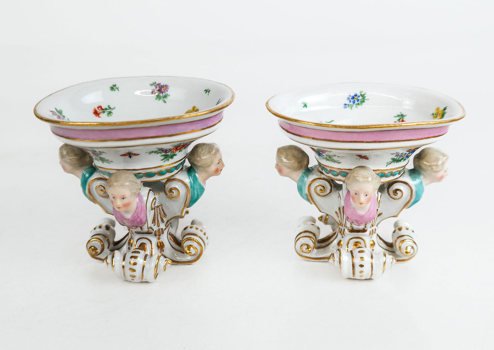 Meissen Pair of Figure Porcelain Master Salts (1 of 10)