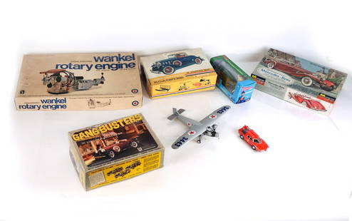 Group of Vintage Models and Toys, 7