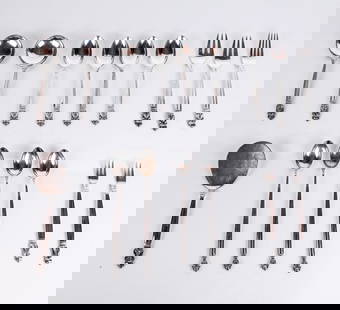 Georg Jensen "Acorn" Sterling Silver Flatware, 142: Georg Jensen "Acorn" pattern sterling silver flatware service, Denmark, designed by Johan Rohde in 1915, comprising 14 bouillon spoons, 8 grapefruit spoons, 4 iced teaspoons, 27 teaspoons, 14 dinner k