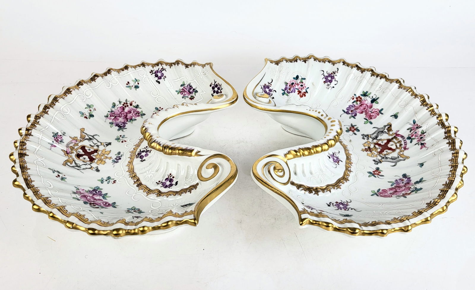 Pair of Porcelain Hand-Painted Shaving Dishes, 2 (1 of 14)
