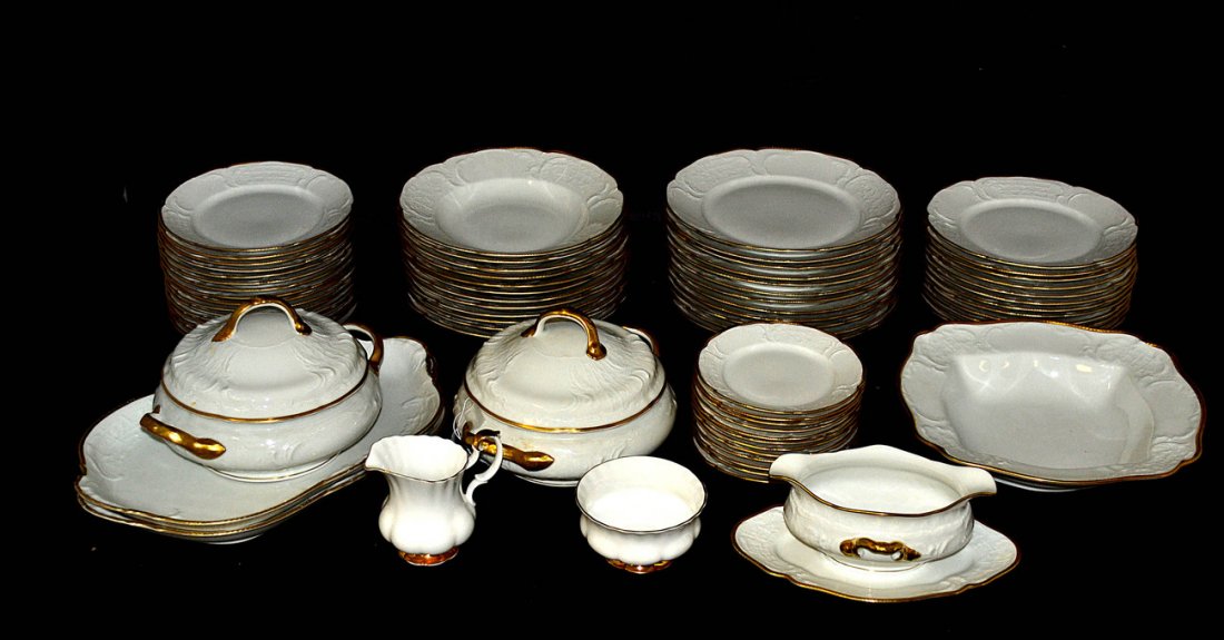 Rosenthal Porcelain Dinner Service for 12: Comprises: 12 dinner plates, 12 salad plates, 12 soup bowls, 12 dessert, 12 bread and butter plates, 1 gravy, 1 sugar, 1 creamer, 1 serving bowl, and 2 platters. In good condition. [66 pieces]