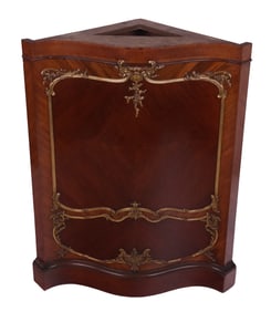 French Louis XVI Encoignure