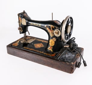 Vintage Singer Sewing Machine