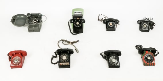 Group Vintage Telephones, 9