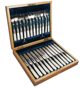 Box Set Mother-of-Pearl & Silver Plate Fruit Set