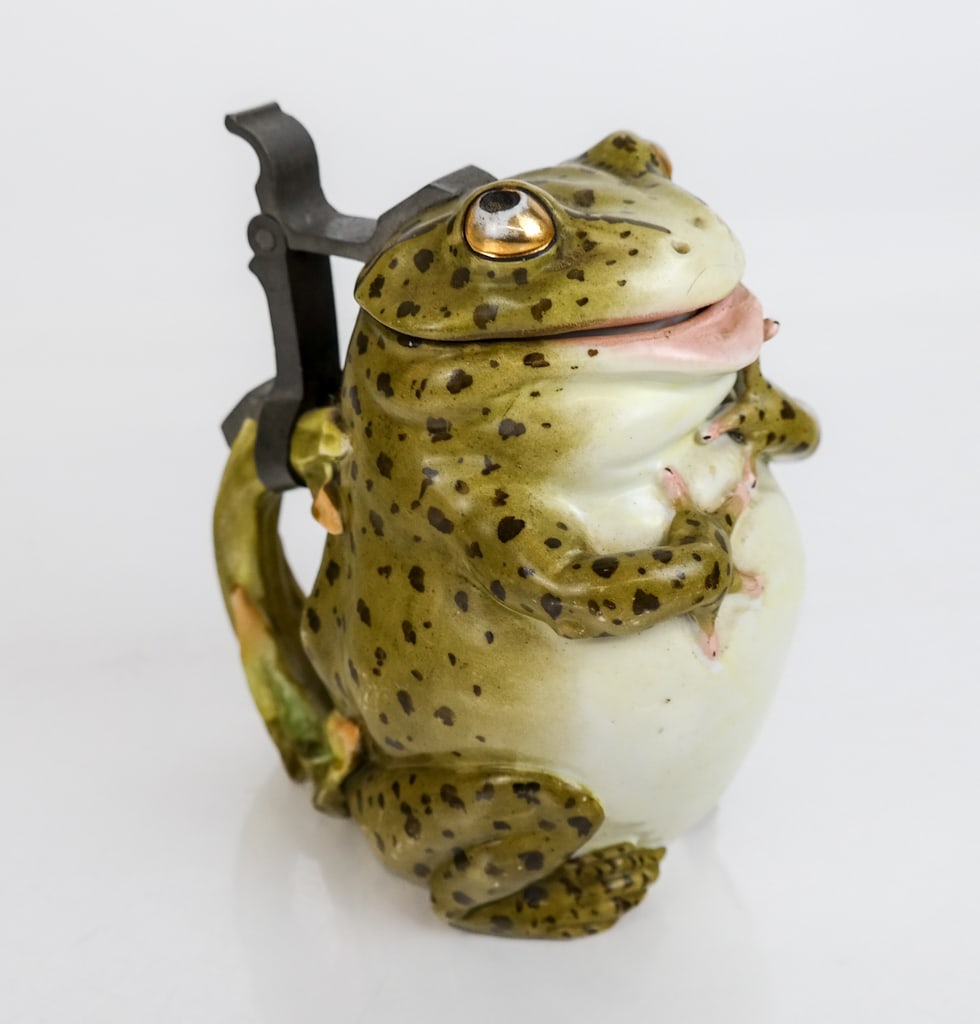 Musterschutz Figural Porcelain Frog Stein (1 of 10)