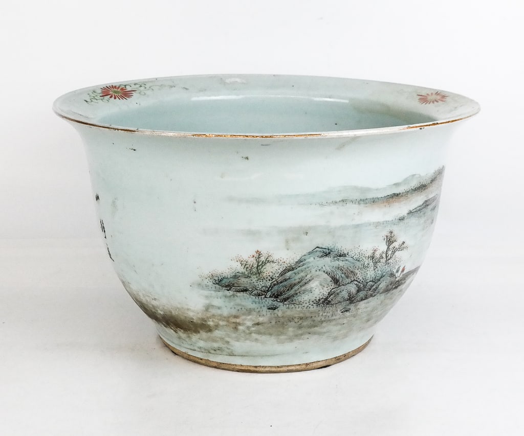 Chinese Famille Vert Center Bowl: Chinese Famille Vert center bowl, 19th/20th century, with a four-clawed dragon to well surrounded by cherry blossom decoration with medallion and cherry blossom decoration to outer, marked to base. [5