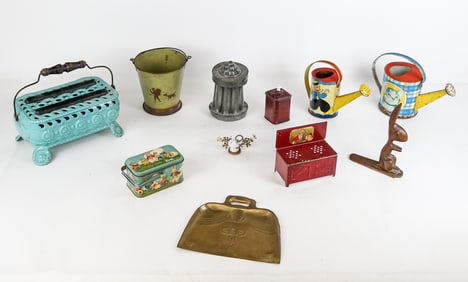 11 Painted and Other Metal Decorative Wares