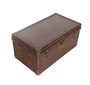 Aux Etats Unis Steamer Trunk