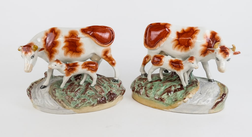 Pair Of English Staffordshire Cow Groups (1 of 8)