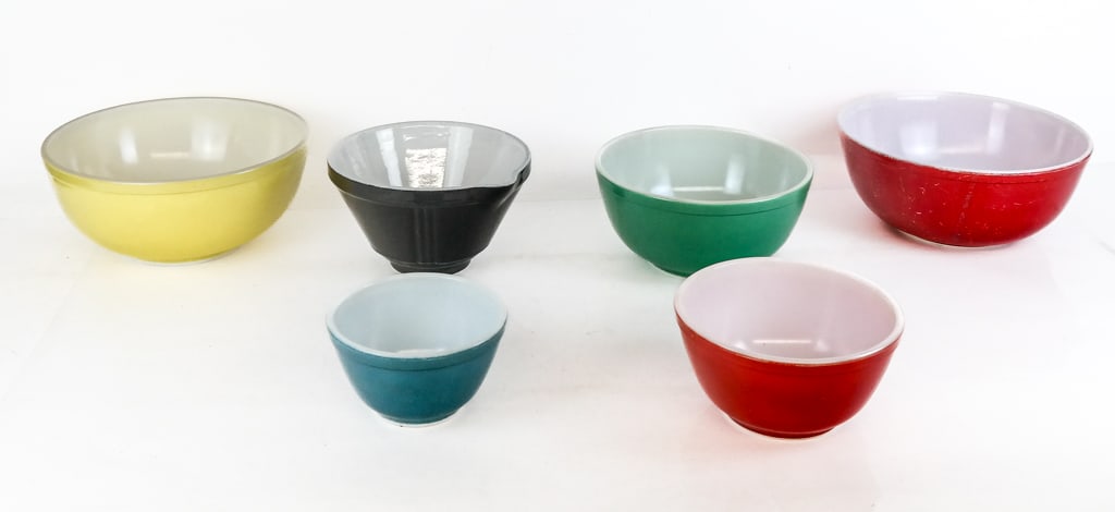 Pyrex and Other Mixing Bowls, 6 (1 of 9)