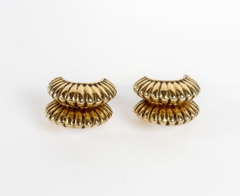 Pair of Gold "Shrimp" Style Earrings
