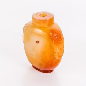 Chinese Carved Agate Snuff Bottle