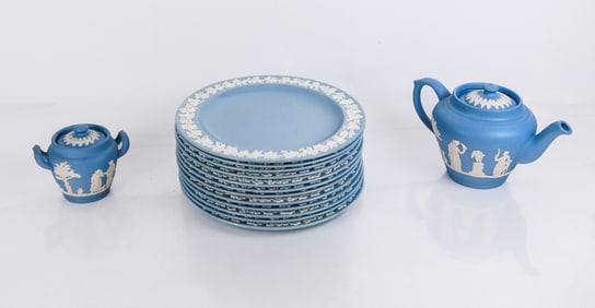 14 Wedgwood Queensware & Other Jasperware Articles