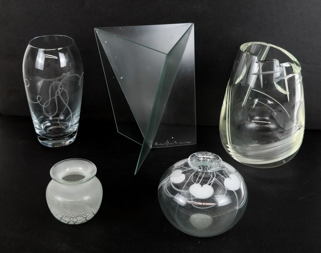 Five Art Glass Vases (1 of 14)