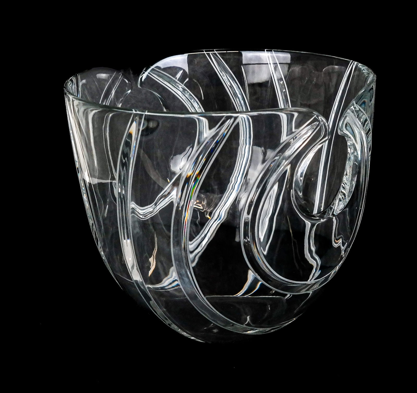 Reidel Crystal Ice Bucket: Reidel crystal ice bucket, mark to base. [5..75" H x 9.75" Diameter]. Overall condition is good. Property from a Kings Point, NY, Estate.