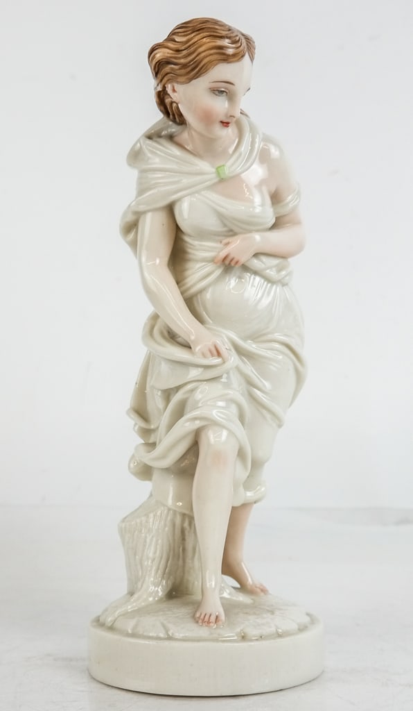 Royal Worcester Porcelain Figure of a Woman (1 of 9)