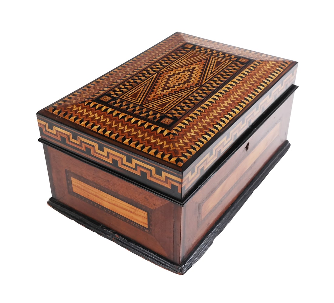 Tunbridge Chevron Inlaid Box (1 of 12)