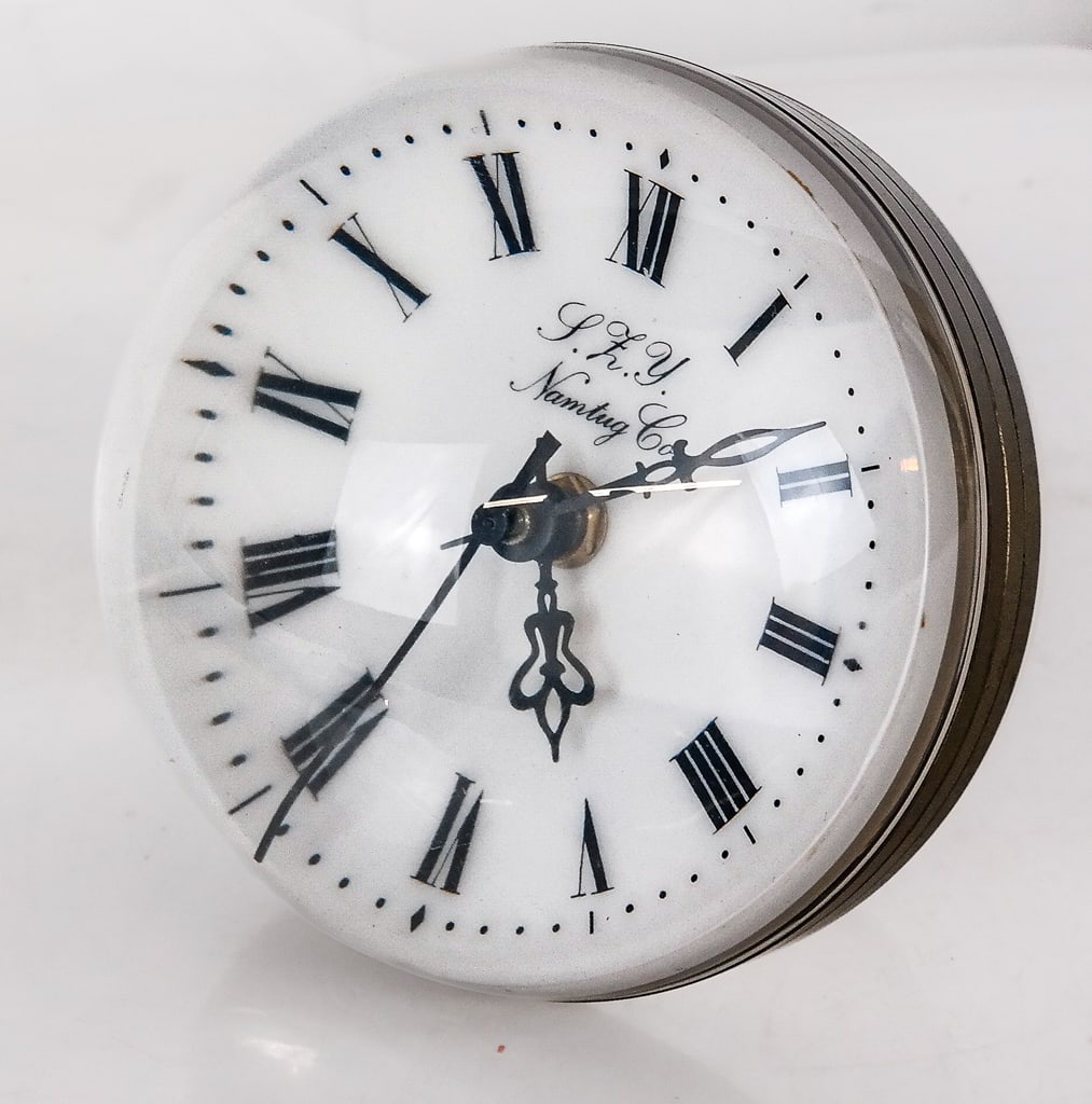 Namtug Co. Lucite Desk Clock (1 of 13)