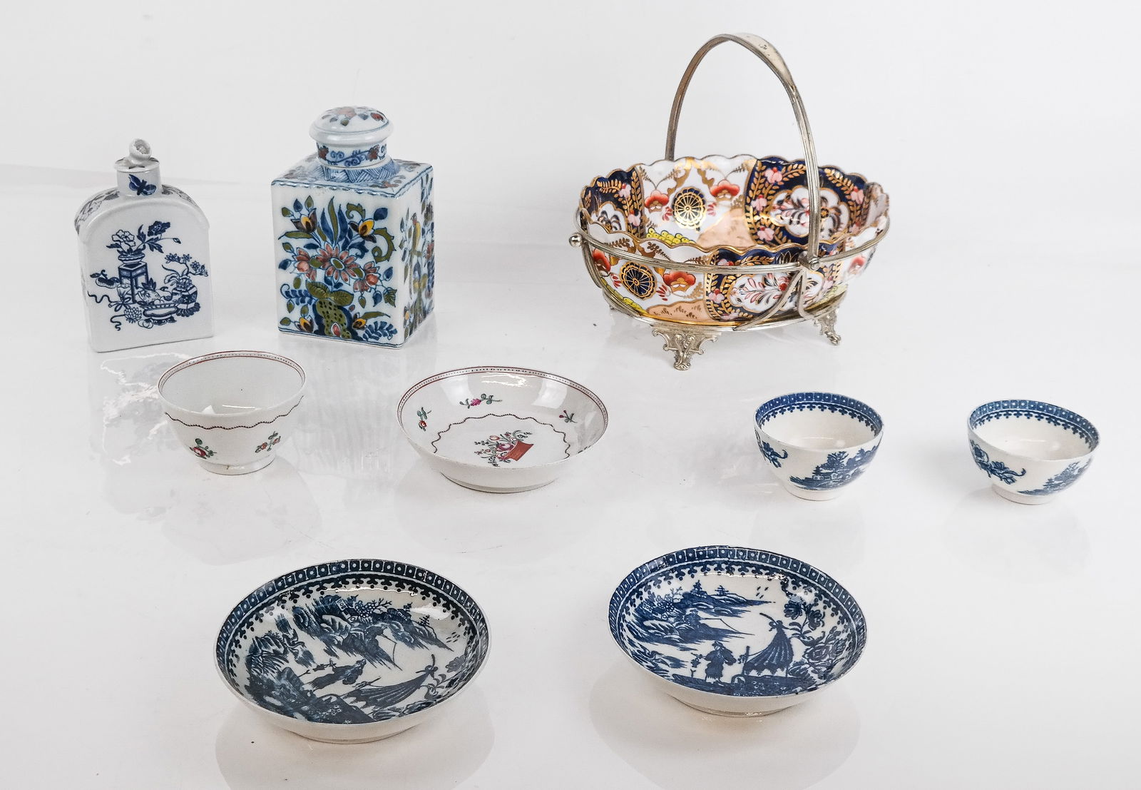 Copeland, Copeland Spode and Other Porcelain, 10: Assorted Japanisme and Chinoiserie porcelain comprising a Copeland Imari patten vegetable bowl, marked Copeland 1851-85 set as a basket in a silvered metal mount, a Copeland Spode porcelain bottle, la
