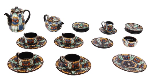 Thoune Majolica Tea and Coffee Set