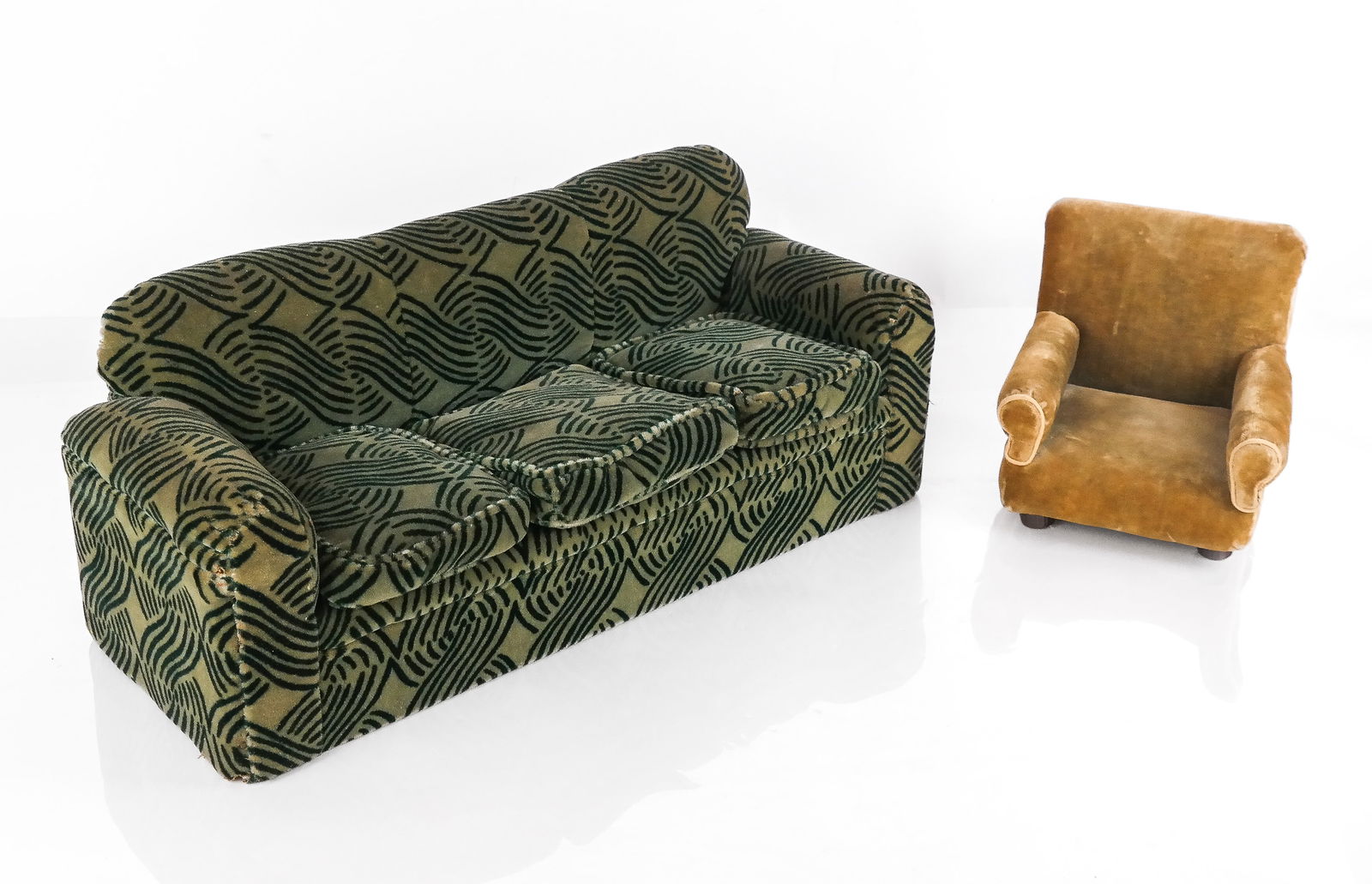 Outsider Art Diminutive Furniture, 2 (1 of 8)