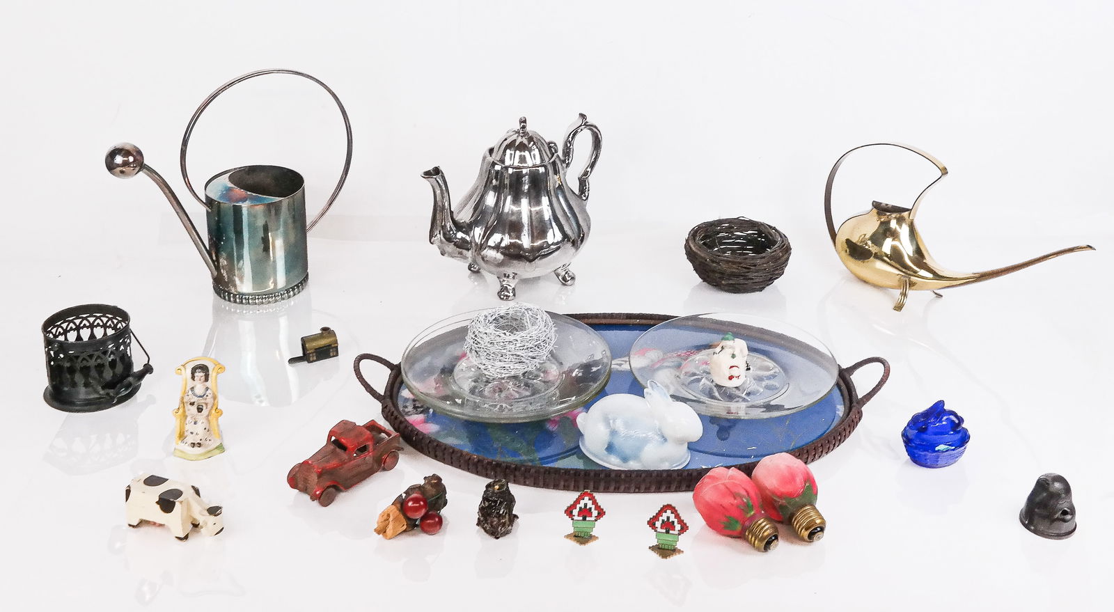 Group of Assorted Decorations, 15+ (1 of 19)