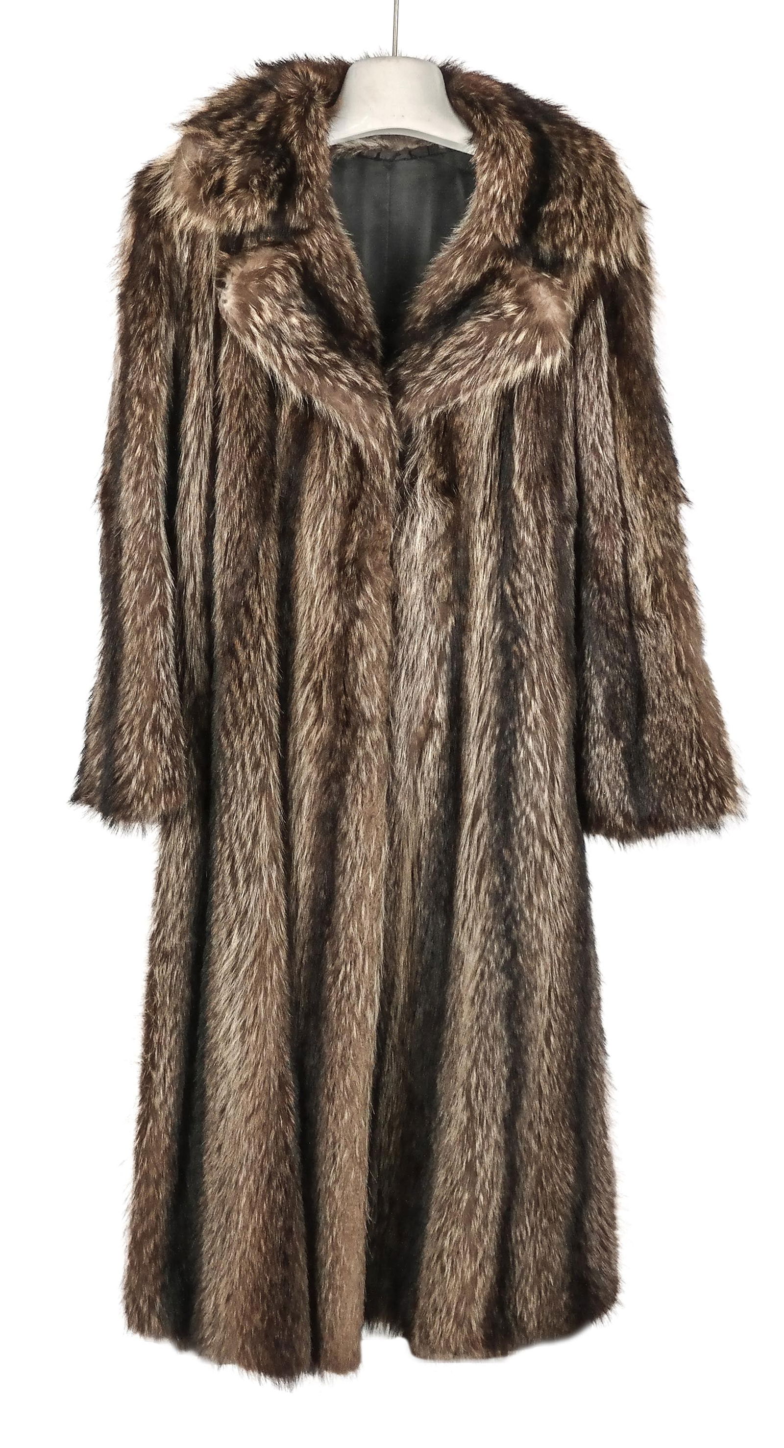 Tanuki Fur Coat (1 of 7)