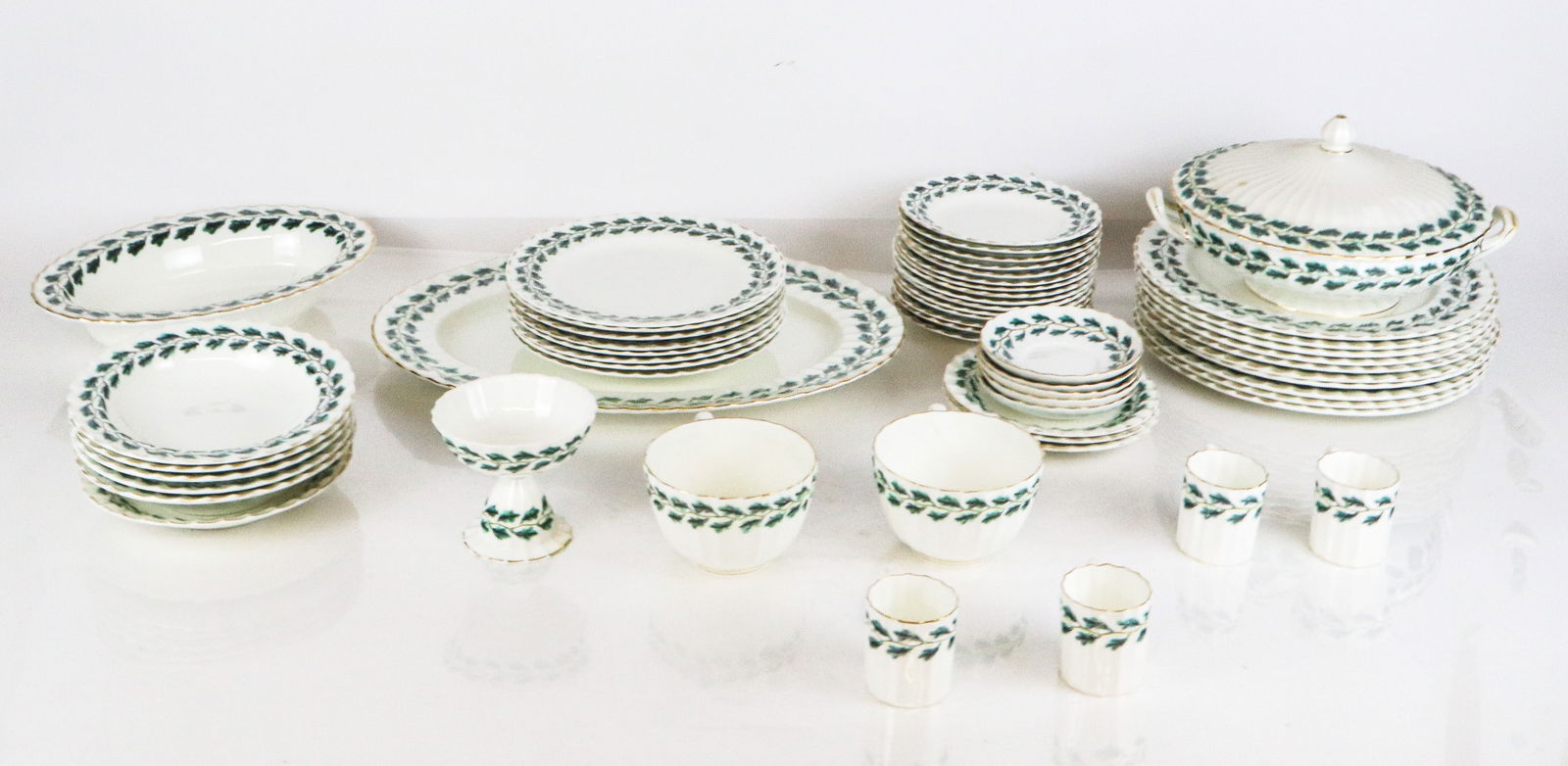 Royal Worcester "Royal Oaks" Dinner Service, 55 (1 of 18)