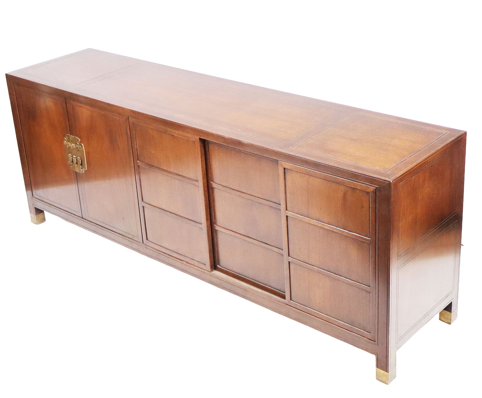 Baker Furniture Chinoiserie Console: Baker Furniture Chinoiserie console, 20th century, made from oak, with carved details to top, a brass mounted cabinet to one side concealing two drawers over a compartment, with three sliding doors