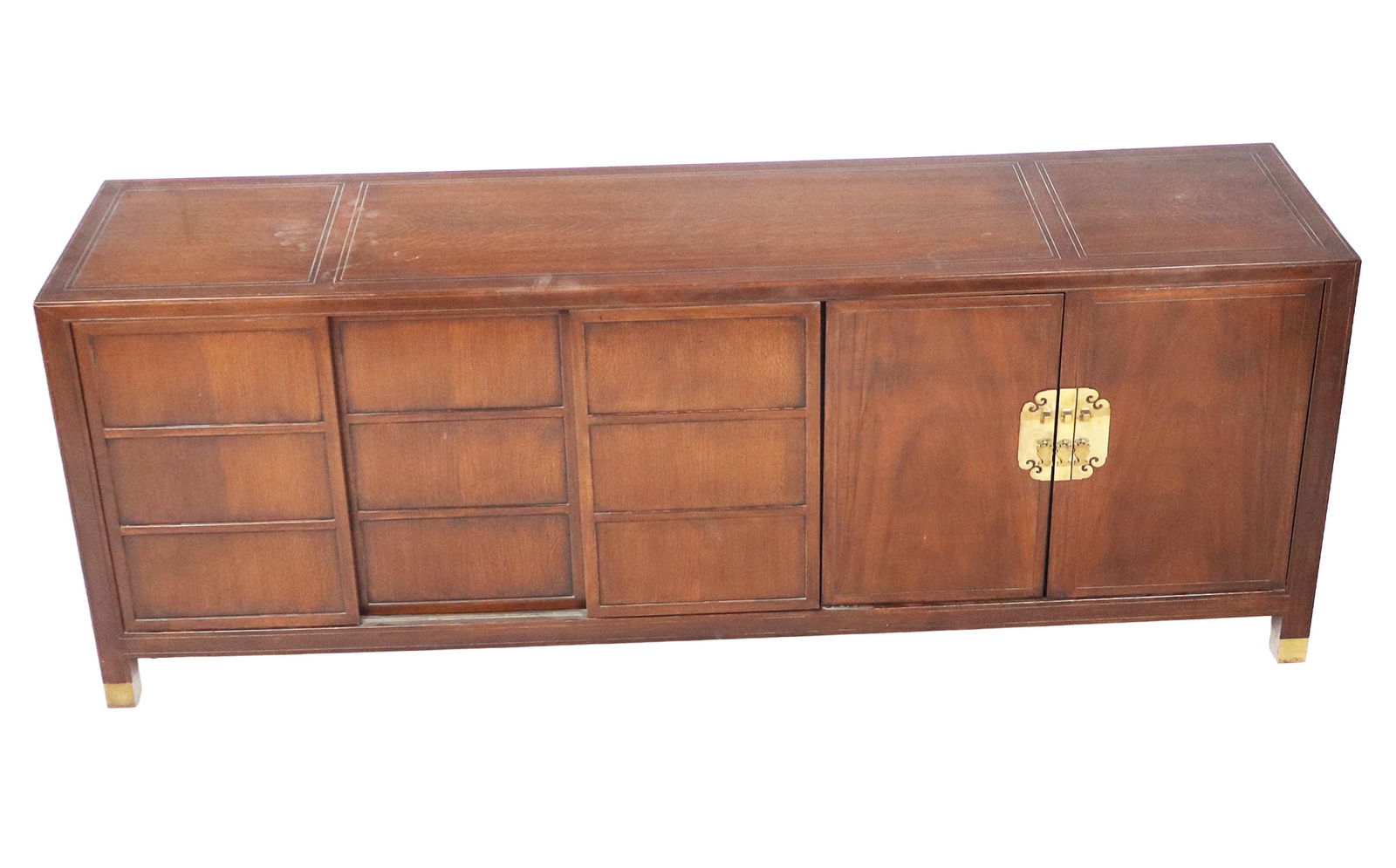 Baker Furniture Chinoiserie Console: Baker Furniture Chinoiserie console, 20th century, made from oak, with carved details to top, a brass mounted cabinet to one side concealing two drawers over a compartment, with three sliding doors
