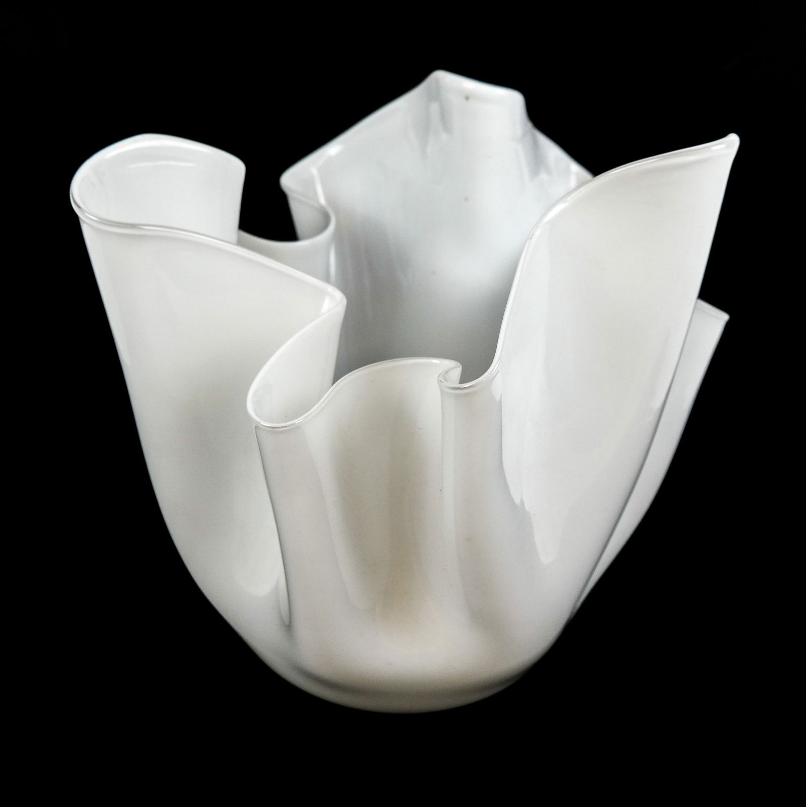 Venini "Fazzoletto" Murano Glass Handkerchief Vase: Venini "Fazzoletto" Murano glass handkerchief vase, Italian 20th century, signed Venini Murano Italia to base. [10.5" H x 12" Diameter]. Condition is good.