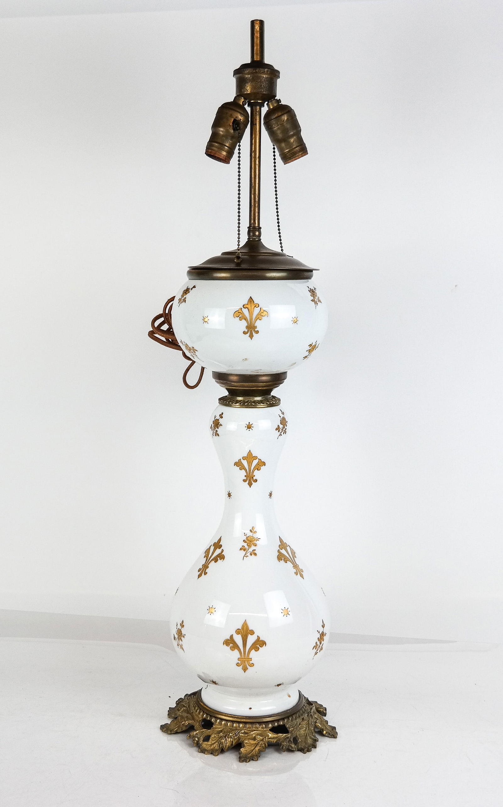 Opaline Glass Lamp with Gilt Decoration (1 of 12)