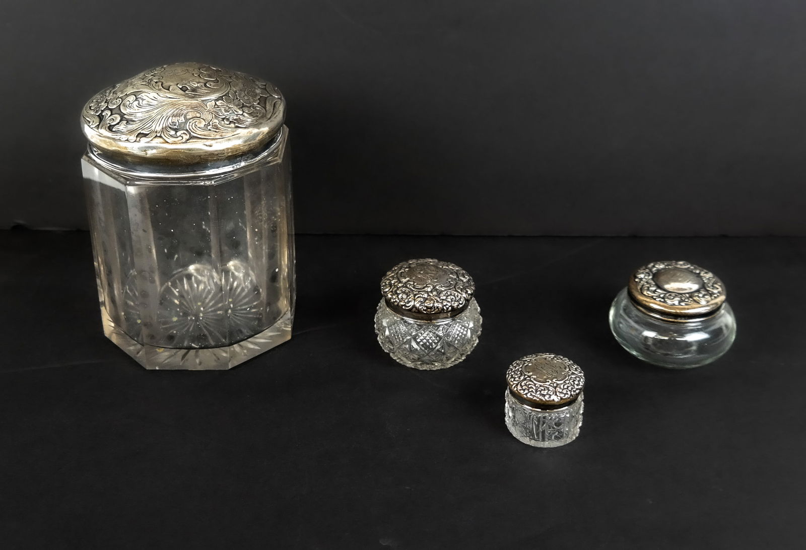 Group of Sterling Silver & Glass Vanity Jars, 4 (1 of 13)