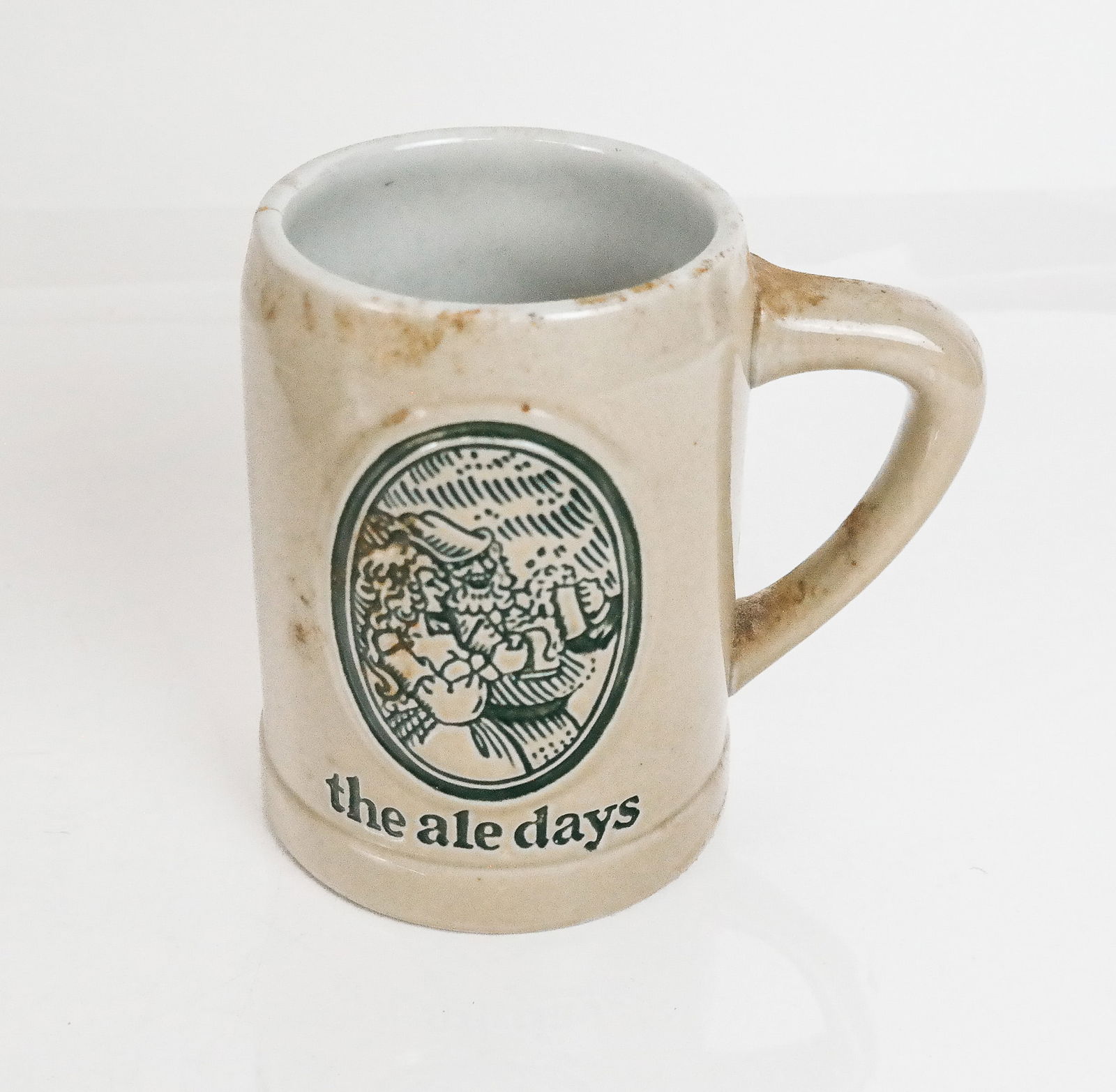 American Ceramic Articles, 3 - 2