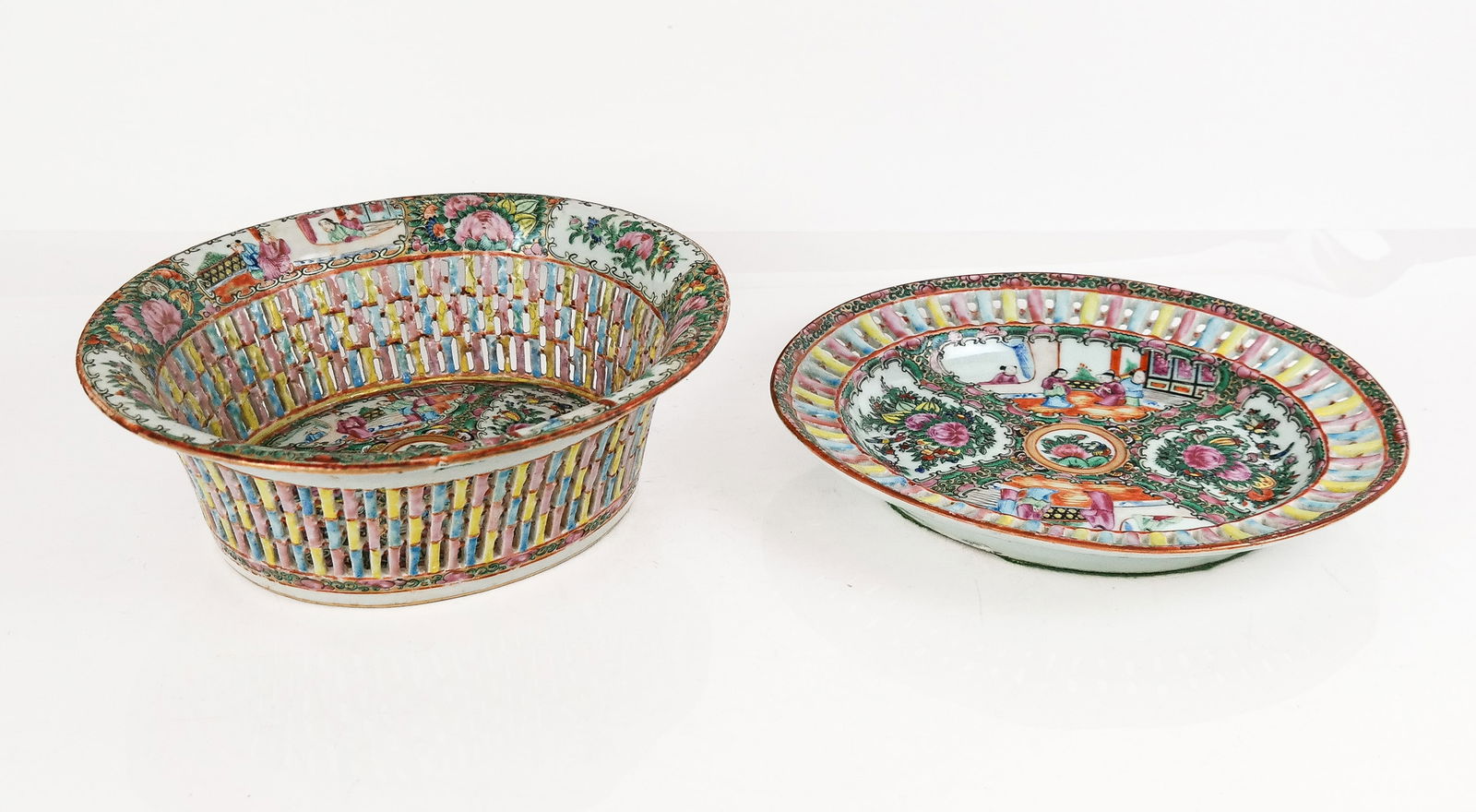 Rose Medallion Reticulated Basket & Undertray (1 of 6)