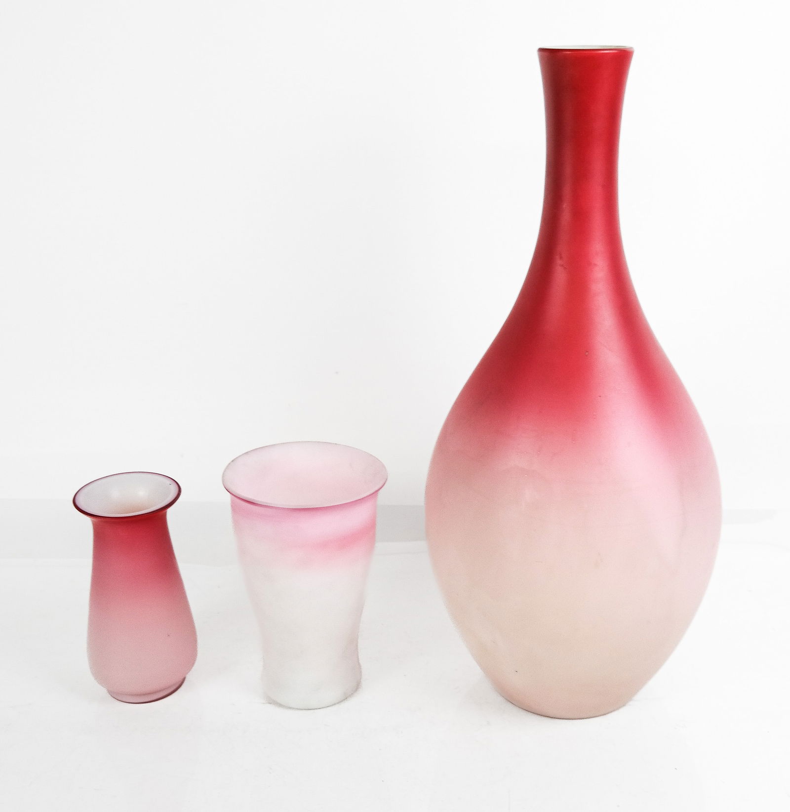 Three Victorian Cased Glass Vases (1 of 13)