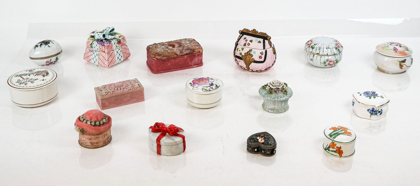Porcelain & Other Decorated Vanity Boxes, 15 (1 of 20)
