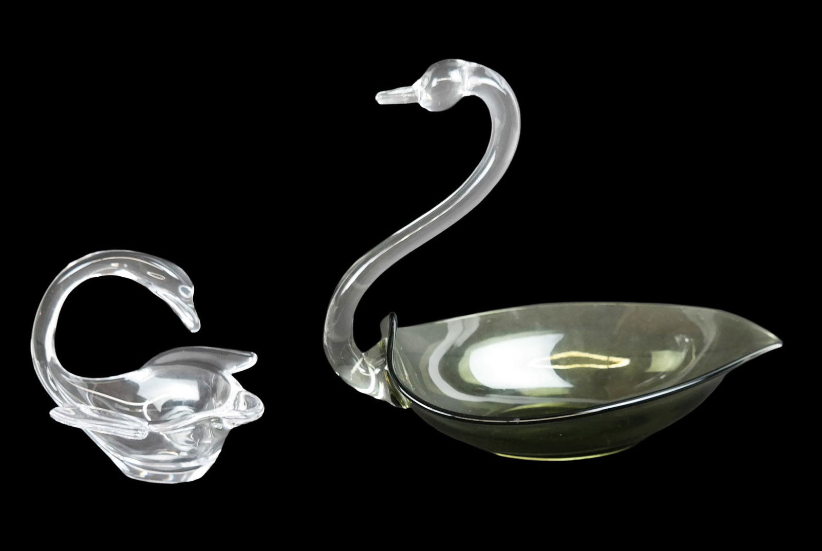 Two Glass Swan Form Bowls (1 of 12)