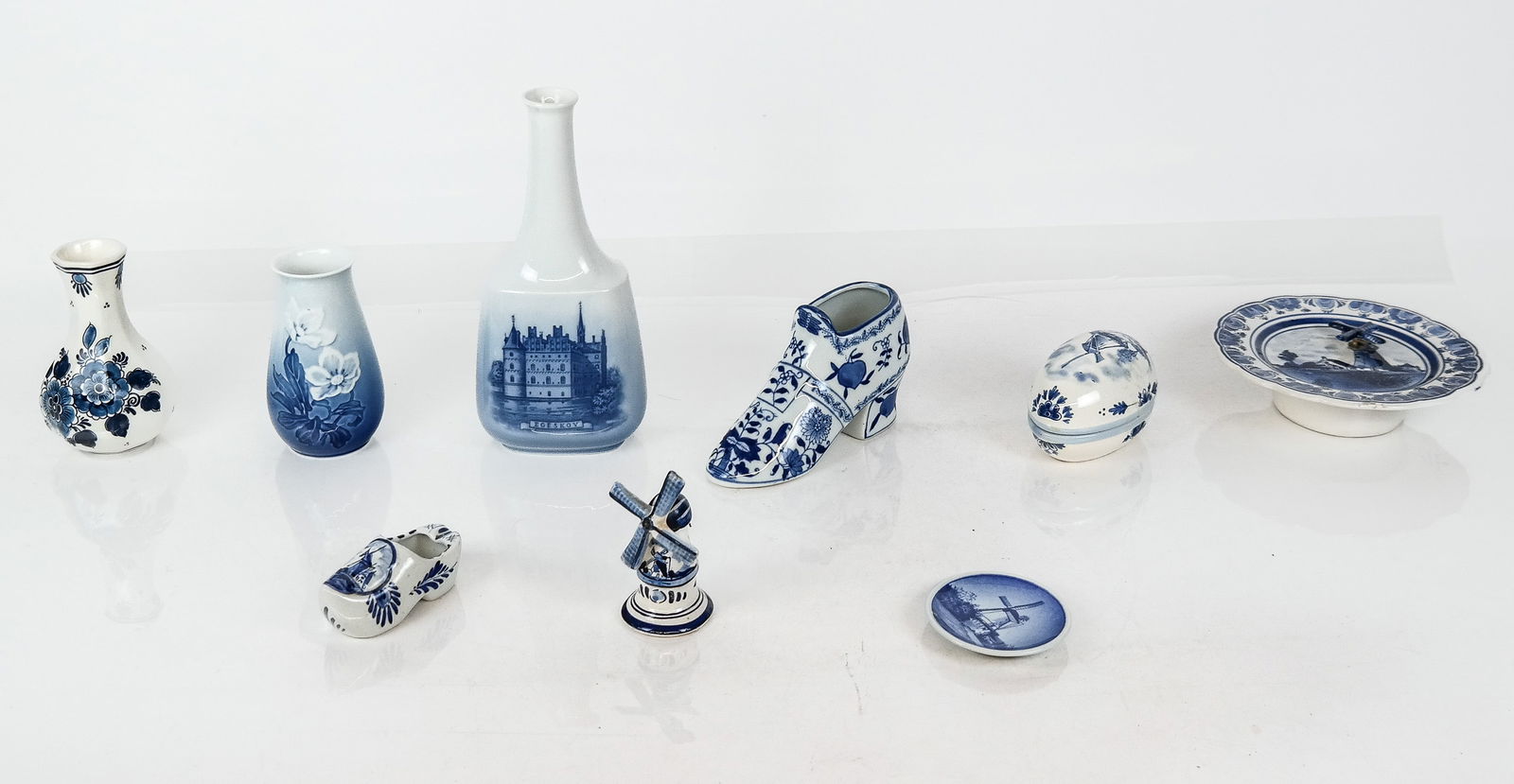 Delft & Others Group of Blue & White Porcelain, 9 (1 of 17)